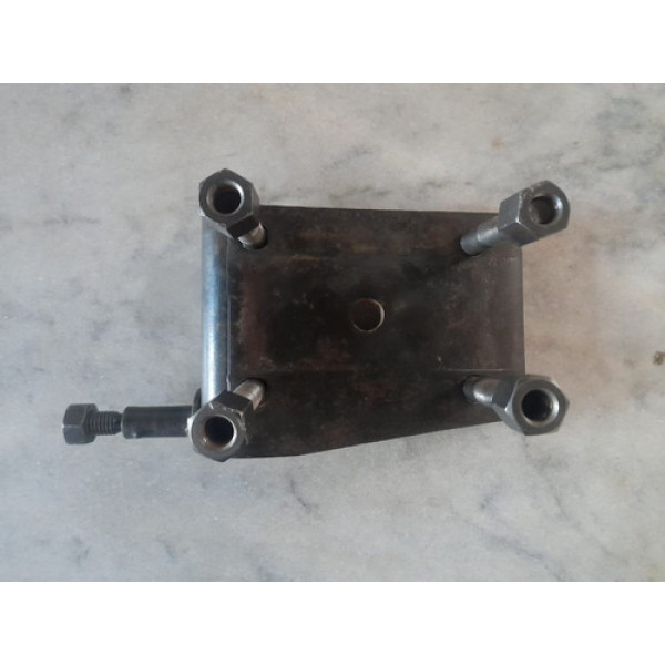 Suporte Eixo Traseiro Pampa - 95 - Esquerdo